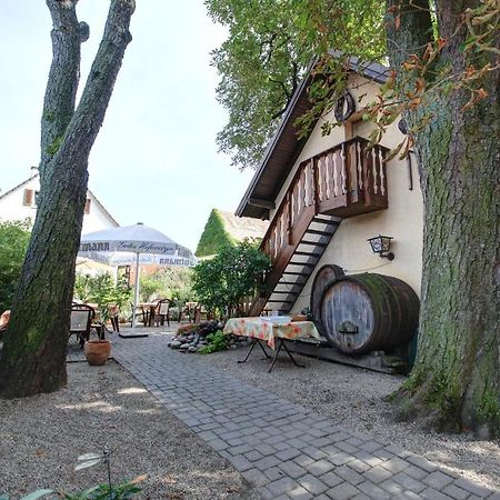 Gasthaus Zum Hirschen Oberrimsingen Exterior foto