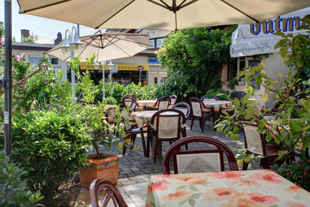 Gasthaus Zum Hirschen Oberrimsingen Exterior foto
