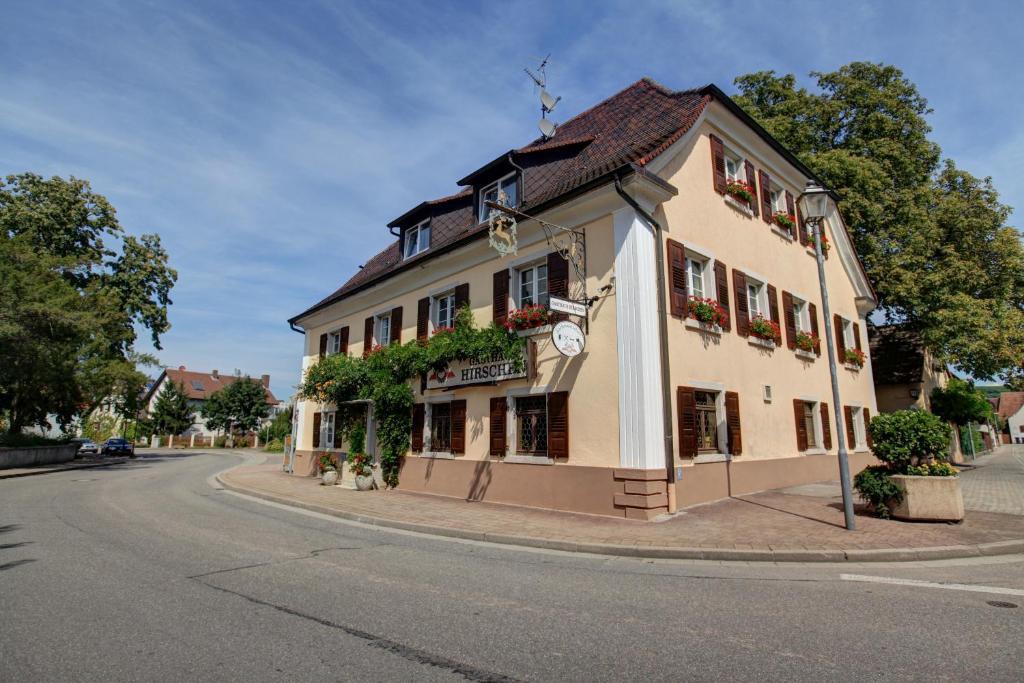 Gasthaus Zum Hirschen Oberrimsingen Exterior foto